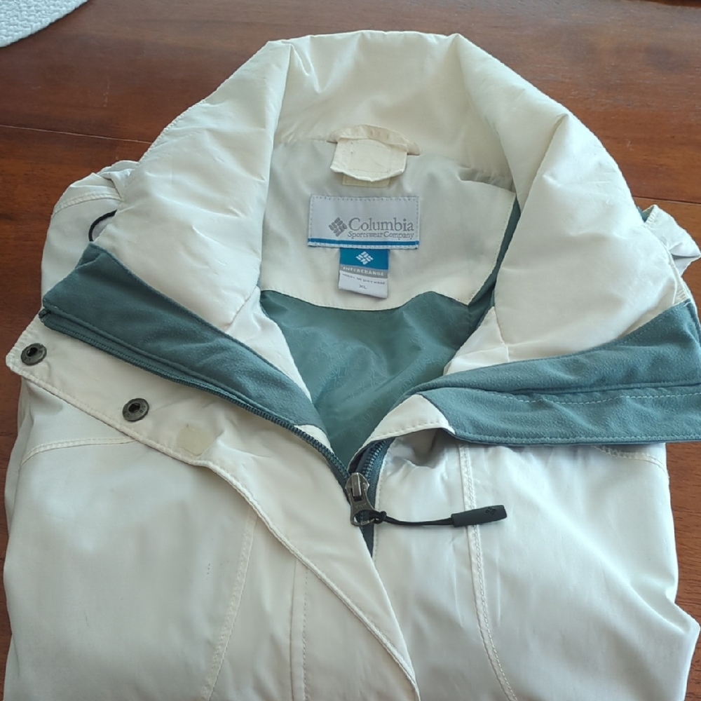 Columbia Cream and Teal Jacket